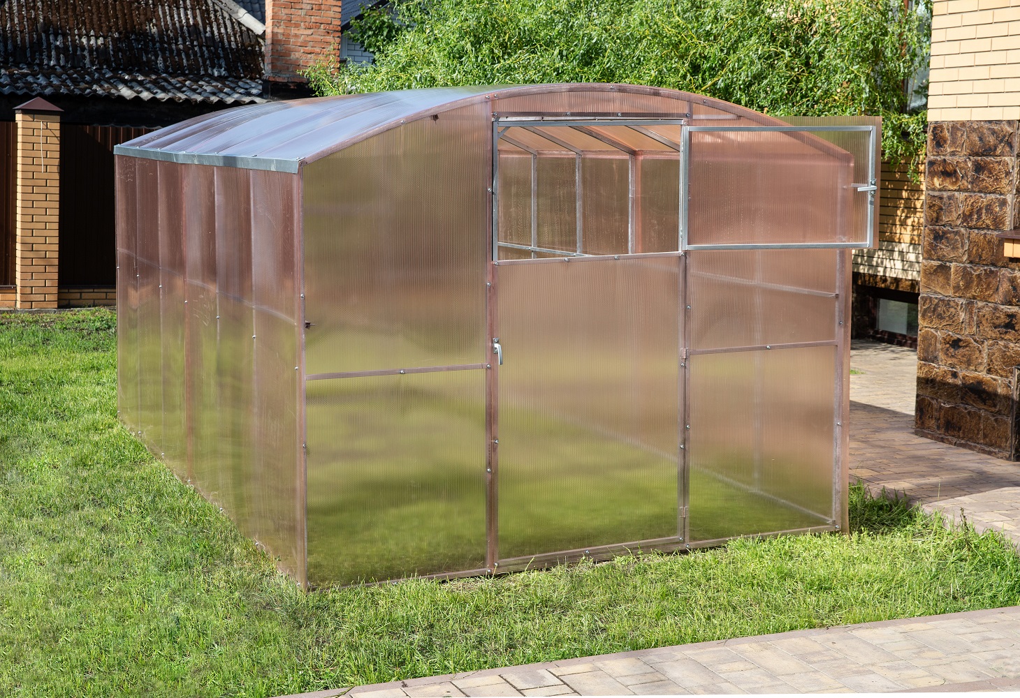 Теплица Прямостенная